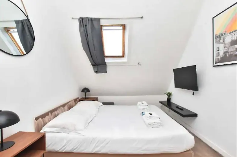 Trocadero Victor Hugo Charming Studio Apartment Paris France